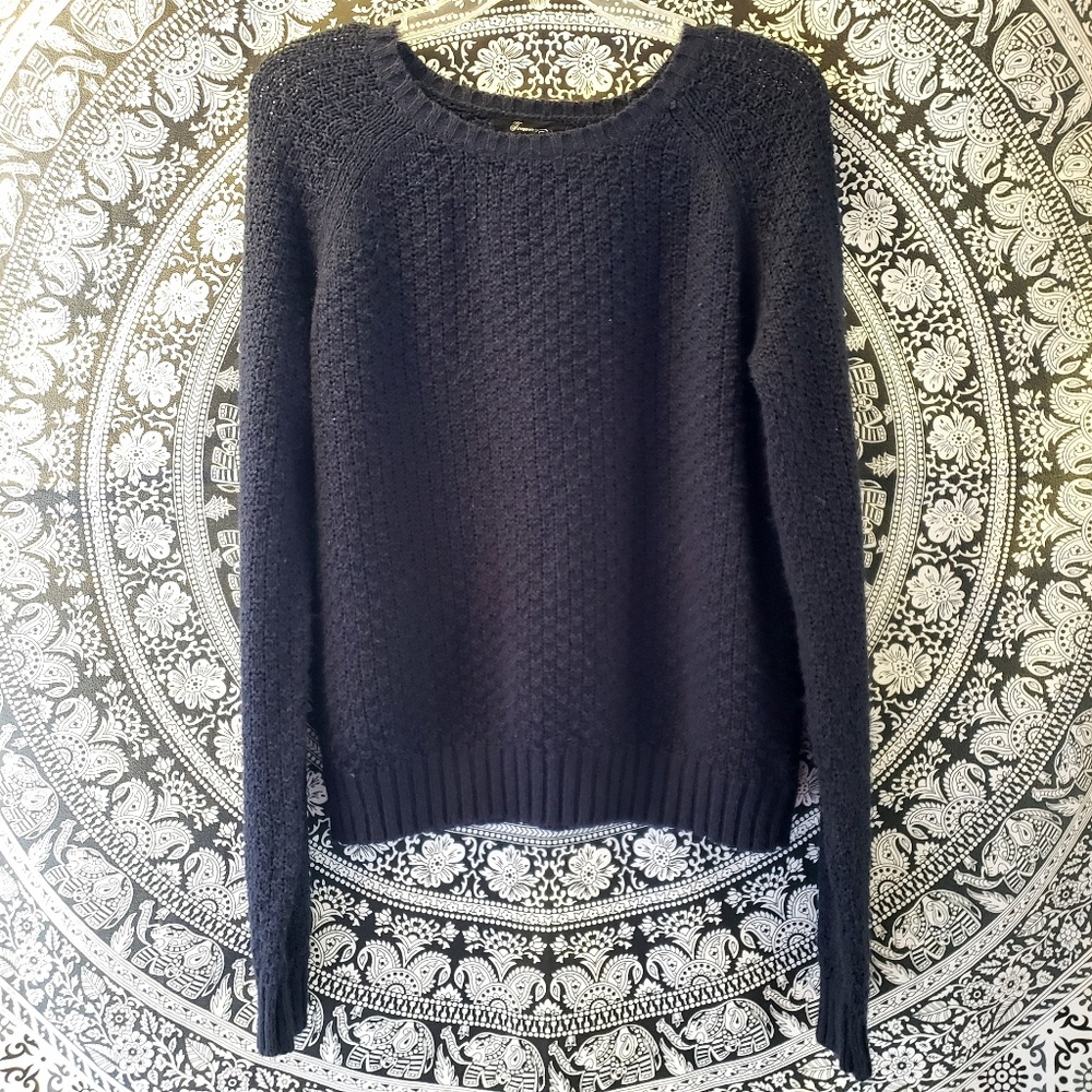 👚 Navy Knit Sweater